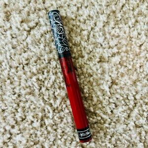 Kat Von D: Everlasting Liquid Lipstick - Blood Crimson Red